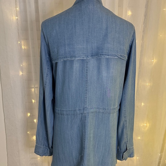 Stylish Light Blue Denim Jacket for Women - Picture 4 of 4